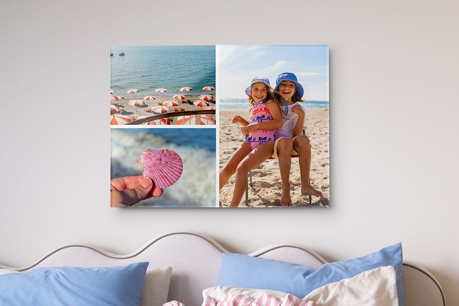 In een slaapkamer hangt een ingelijste fotocollage met strandachtige beelden, waaronder schelpen, twee meisjes die glimlachen op het strand en parasols aan zee, als inspiratie voor zomerse interieurdecoratie en slaapkamerdecoratie in de zomer.