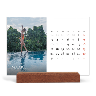 Bureaukalender met houten standaard  — Schreefletters [Maart]