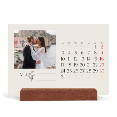 Bureaukalender met houten standaard  — Initialen in bloei [omslag]