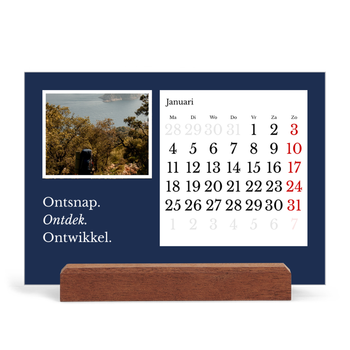 Bureaukalender met houten standaard — Redactionele Aarde