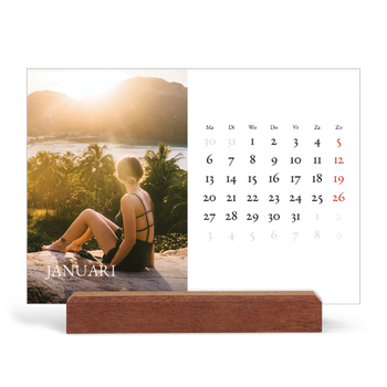 Bureaukalender met houten standaard — Schreefletters