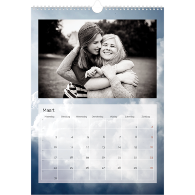 A3 Jaarkalender — Wolkenachtergrond [Maart]