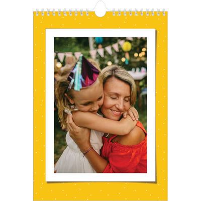 Verjaardagskalenders A4 — Snapshots in felle kleuren [omslag]