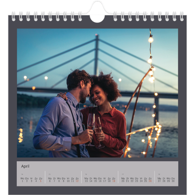 Jaarkalenders vierkant — Kleurrijke kaders [April]