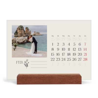 Bureaukalender met houten standaard  — Initialen in bloei [Februari]