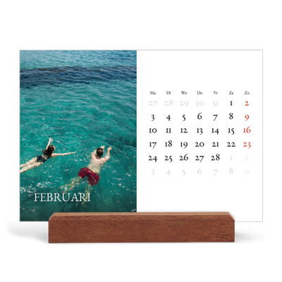 Bureaukalender met houten standaard  — Schreefletters [Februari]
