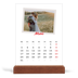 Bureaukalender met houten standaard  — Karmijnrode handtekening [omslag]