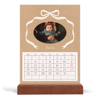 Bureaukalender met houten standaard — Kraft en strik