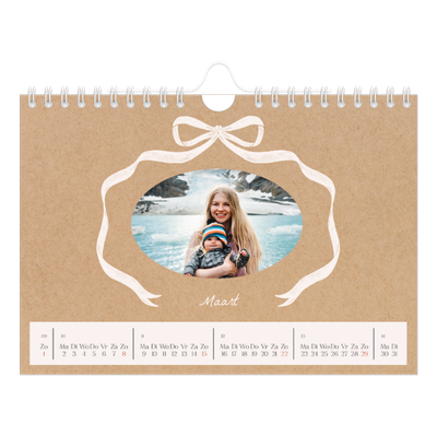 Fotokalender A5 — Kraft en strik [Maart]