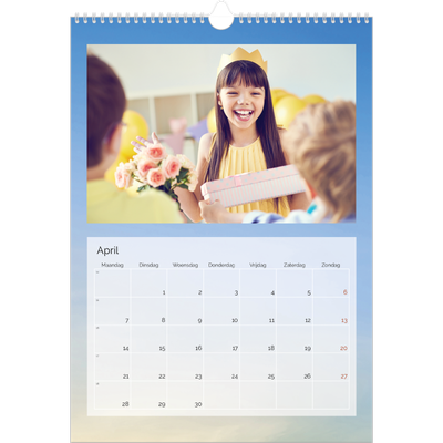 A3 Jaarkalender — Wolkenachtergrond [April]