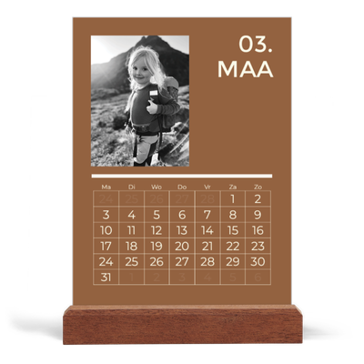 Bureaukalender met houten standaard  — Modern en gedurft [Maart]