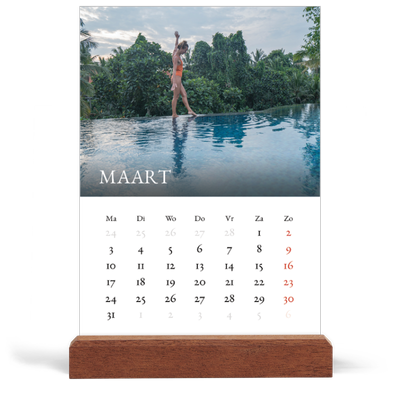 Bureaukalender met houten standaard  — Schreefletters [Maart]