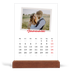 Bureaukalender met houten standaard  — Karmijnrode handtekening [Januari]