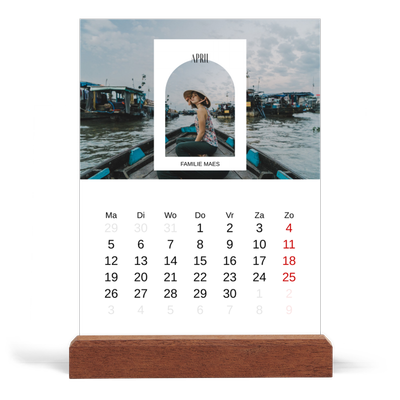 Bureaukalender met houten standaard  — De open boog [April]