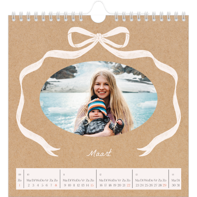 Jaarkalenders vierkant — Kraft en strik [Maart]