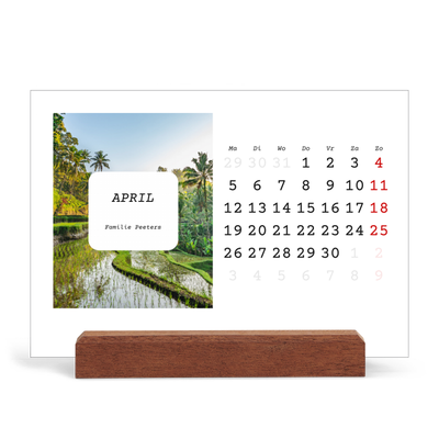 Bureaukalender met houten standaard  — Het volledige verhaal [April]